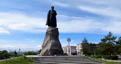 Памятник маршалу Советского Союза Александру Василевскому в Хабаровске |  Скульптурное предприятие «Лит Арт»