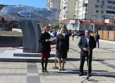 Памятник рыбе-хамсе. Краснодарский край, Новороссийск, зима 2019