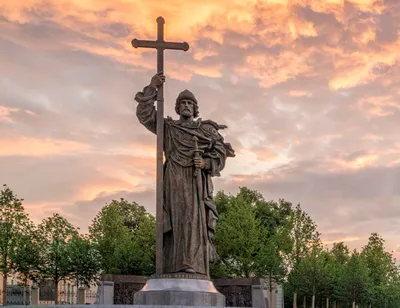 В День крещения Руси к памятнику князю Владимиру в Москве доставят его мощи  - РИА Новости, 26.07.2023