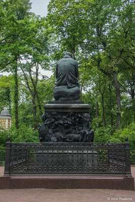 Фото \"Памятник И. А. Крылову в Летнем саду\", 1952 год, г. Ленинград -  История России в фотографиях