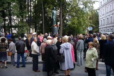 Сквер Муслима Магомаева в Киеве - Тут Киев