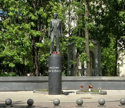 Файл:Unveiling of monument to Muslim Magomayev02.jpg — Википедия