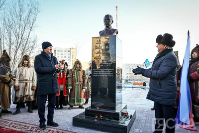 В Москве возложили цветы к памятнику Мусе Джалилю - Республика Татарстан |  РТ Онлайн Республика Татарстан | РТ Онлайн