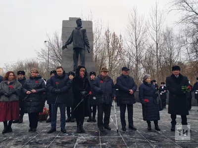 В Москве возложили цветы к монументу Мусе Джалилю