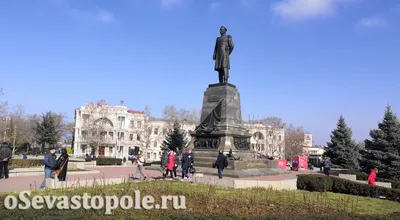 Севастополь. Памятник Нахимову. :: Павел Н – Социальная сеть ФотоКто