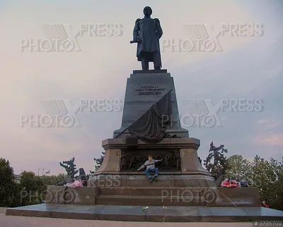 В Киеве захотели разрушить памятник Нахимову в Севастополе | ForPost