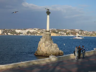 Памятник погибшим кораблям в Севастополе фото фотографии