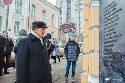 Штирлица попросили остаться: во Владивостоке знаменитому киноразведчику  открыли памятник - KP.RU