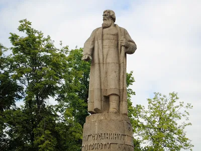 Памятник Ивану Сусанину. Кострома Photos | Adobe Stock