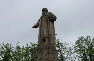 Памятник Ивану Сусанину — в память о легендарном подвиге костромского  крестьянина