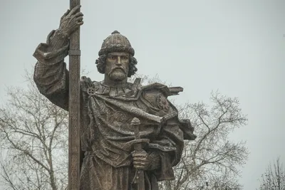 Памятник князю Владимиру, Москва | Greek statue, Monument, Statue