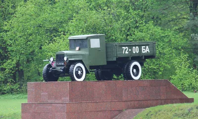 Памятник воинам-водителям — в честь шофёров, павших на дорогах войны