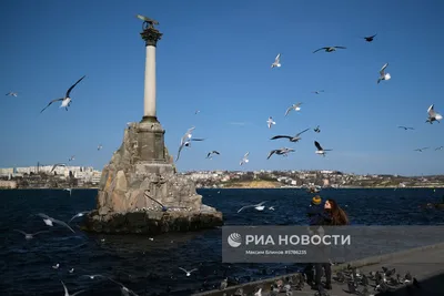 На Украине решили переименовать Севастополь и снести памятник затопленным  кораблям | ForPost