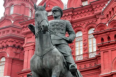 Памятник Маршалу Жукову на Манежной Площади (Москва)