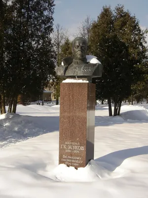 Памятник Маршалу Жукову на Манежной Площади (Москва)