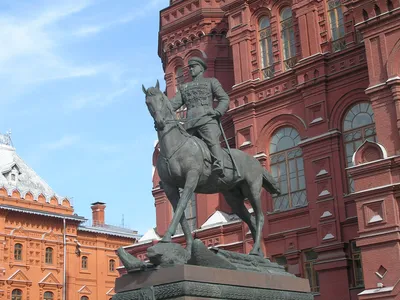 Памятник маршалу Жукову Г.К. — Узнай Москву