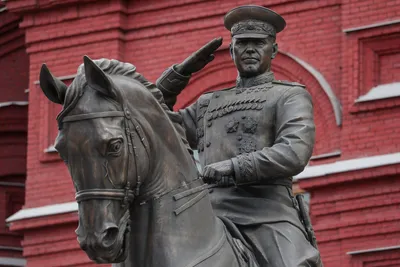 Памятник маршалу Советского Союза Г.К. Жукову, Москва. Карта, фото, как  добраться – путеводитель по городу на MsMap.ru