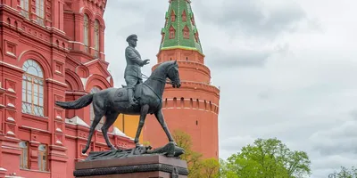 Памятник Маршалу Жукову на Манежной Площади (Москва)