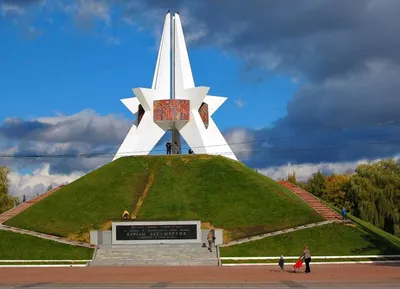 Памятники Брянска: водителям, освободителям, летчикам, военным....