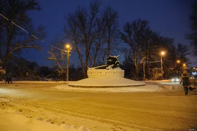 Памятник Гагарину в Брянске не могут принять на баланс города - Российская  газета