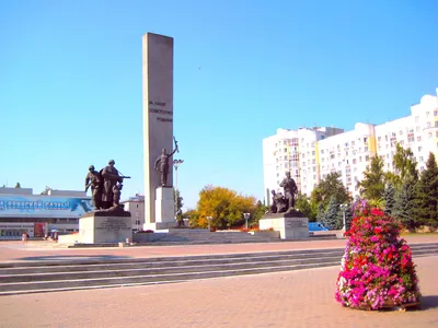 Памятник освободителям Брянска — Википедия