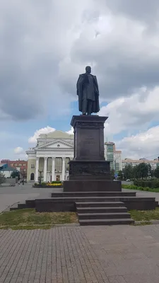 Скульптуры на Кировке, экскурсии по Челябинской области для гостей города