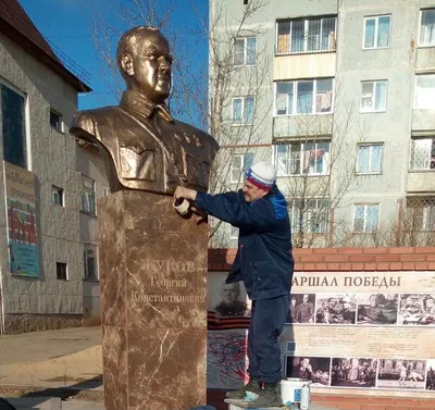 Памятник Жукову установили на КСК в Чите | Забайкальский рабочий