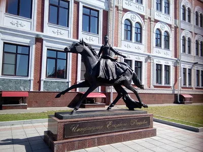 В Йошкар-Оле неизвестные поглумились над памятником Ленину | 17.11.2019 |  Йошкар-Ола - БезФормата