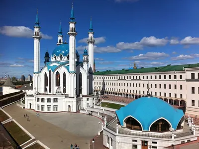 В Казани около театра оперы и балета им.М.Джалиля открыли памятник Рудольфу  Нуриеву - Новости - Официальный портал Казани