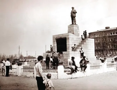 Памятник Пушкину (Хабаровск) — Википедия