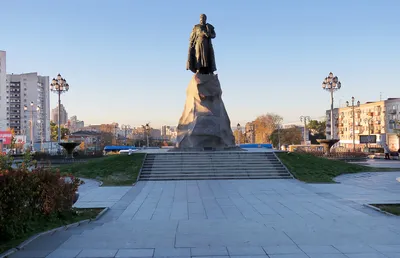 Стела «Город воинской славы» (Хабаровск) — Википедия