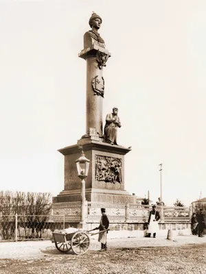 Памятник Ивану Сусанину — Википедия