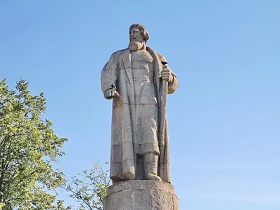 Памятник Ивану Сусанину в Костроме - Picture of Ivan Susanin Monument,  Kostroma - Tripadvisor