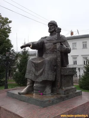 Памятник Юрию Долгорукому в Костроме - фото, отзывы 2024, рейтинг, телефон  и адрес