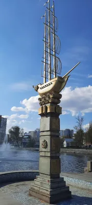 В Липецке на церемонии открытия освятили памятник полководцу Александру  Невскому - KP.RU
