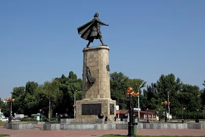 Памятник «Первое сентября» в Липецке | Скульптурное предприятие «Лит Арт»