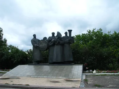 Поездка в Липецк. Памятник русским символистам. Фото