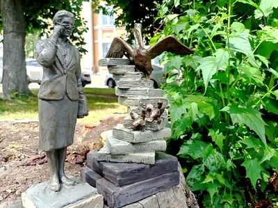 Памятник К.Э. Циолковскому (Рязань - Рязанская область)