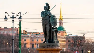 Необычные скульптуры Санкт-Петербурга