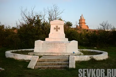 Севастополь. Памятник киевским гусарам