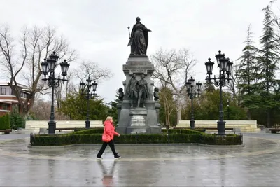 В Симферополе открыли памятник Амет-Хану Султану в день 100-летия  летчика-героя - AEX.RU