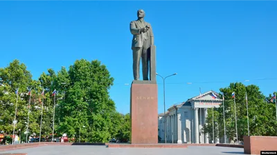 Памятник Народному ополчению всех времен в Симферополе -  Достопримечательность