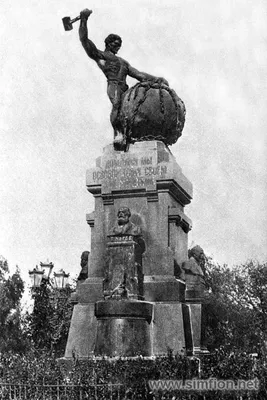 Привокзальный\" Ленин в Симферополе. А был ли рядом Сталин? | НЕ ФОТОГРАФ |  Дзен