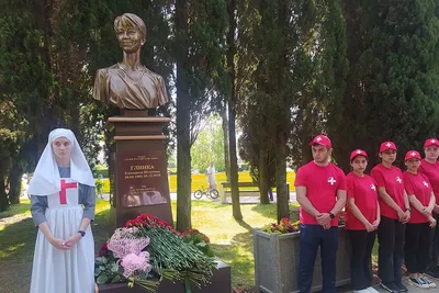 Необычные скульптуры и обыкновенные памятники в Сочи