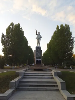 Тольятти. памятник преданности | Памятники, Художественные скульптуры,  Публичное искусство