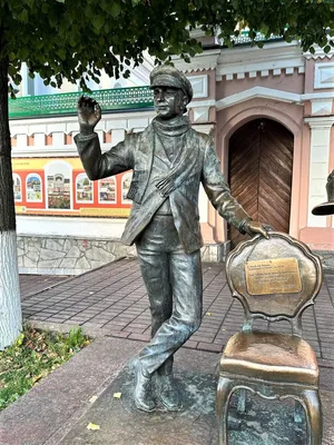 Памятник В.И. Ленину в Чебоксарах, ул. Карла Маркса, 29 - фото, отзывы,  рейтинг, телефон и адрес