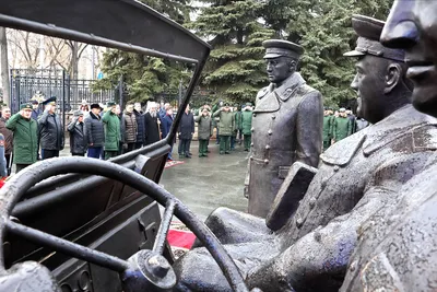 Памятник из габбро с цветным портретом | памятники на могилу фото и цены в  екатеринбурге, заказать памятник в Екатеринбурге, памятники на могилу в  екатеринбурге, заказ памятника на могилу