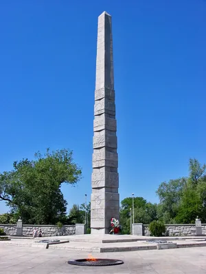Памятник 1200 гвардейцам — Википедия