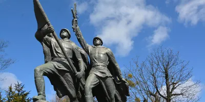Памятник 1200 гвардейцам в Калининграде: фото, история, отзывы, как  добраться