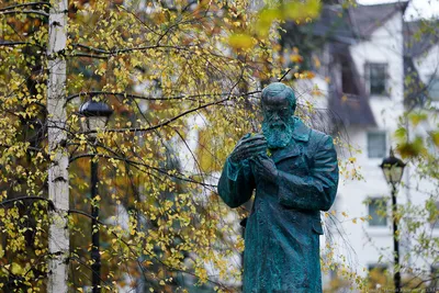 Фото: Памятник Маринеско, жанровая скульптура, Калининград, набережная  Маринеско — Яндекс Карты